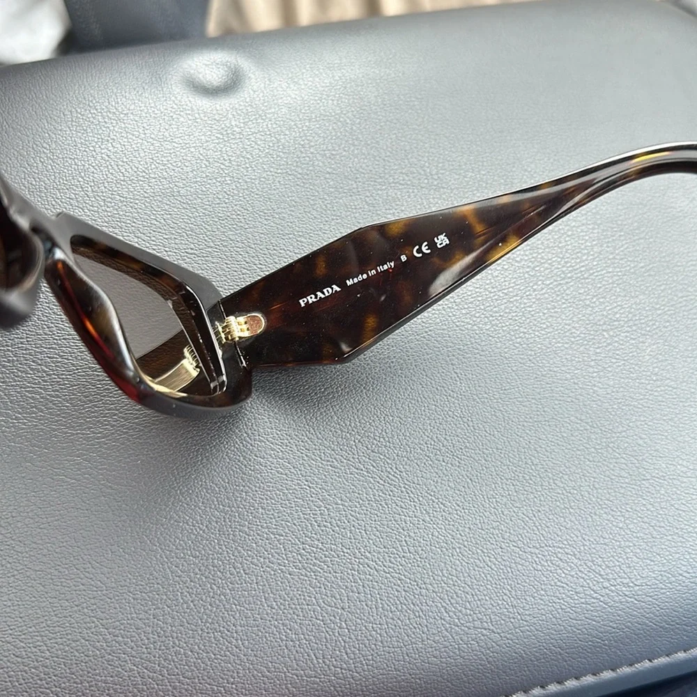 PRADA Tortious Scultoreo Narrow Sunglasses in Havana Sunglasses PR 17WS - Picture 15 of 16